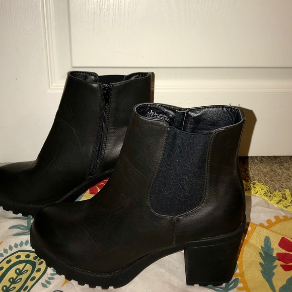Shoes - Picture 1 of 1